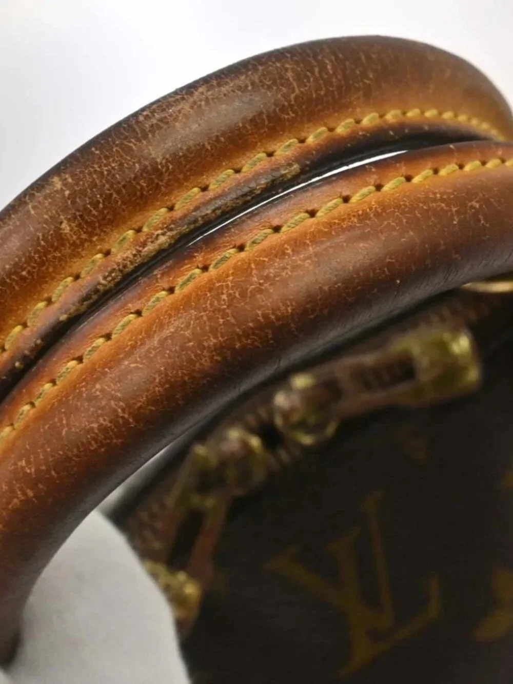 LOUIS VUITTON ALMA HANDBAG MONOGRAM